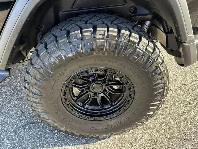 New 2026 Black Clear-Coat Exterior Paint Jeep Rubicon image 19