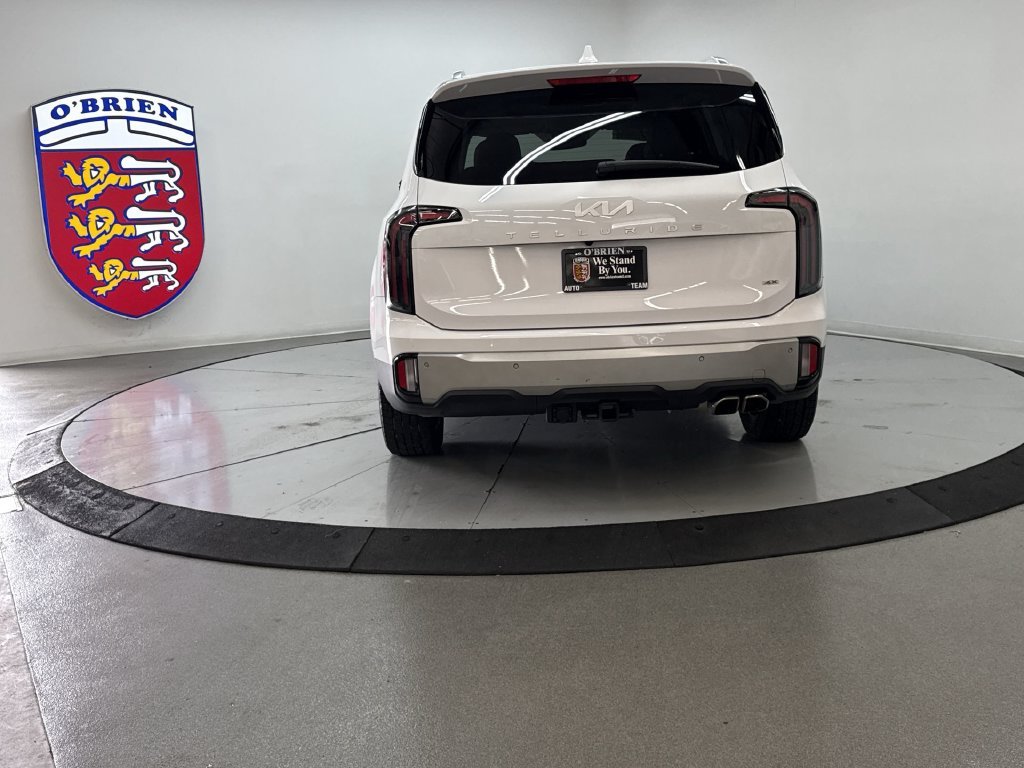 Used 2024 White Pearl Kia SX image 11