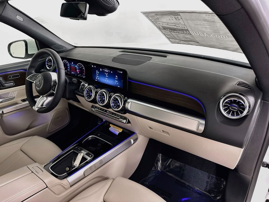 New 2026 Polar White Mercedes-Benz GLB 250 image 29