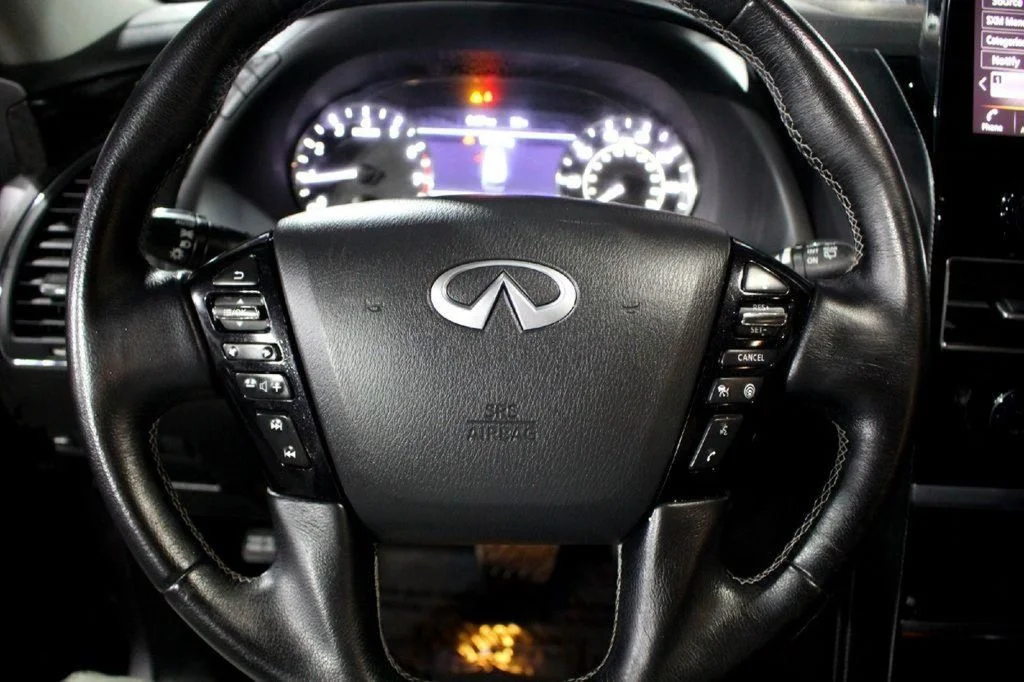 Used 2024 Gray INFINITI LUXE image 11