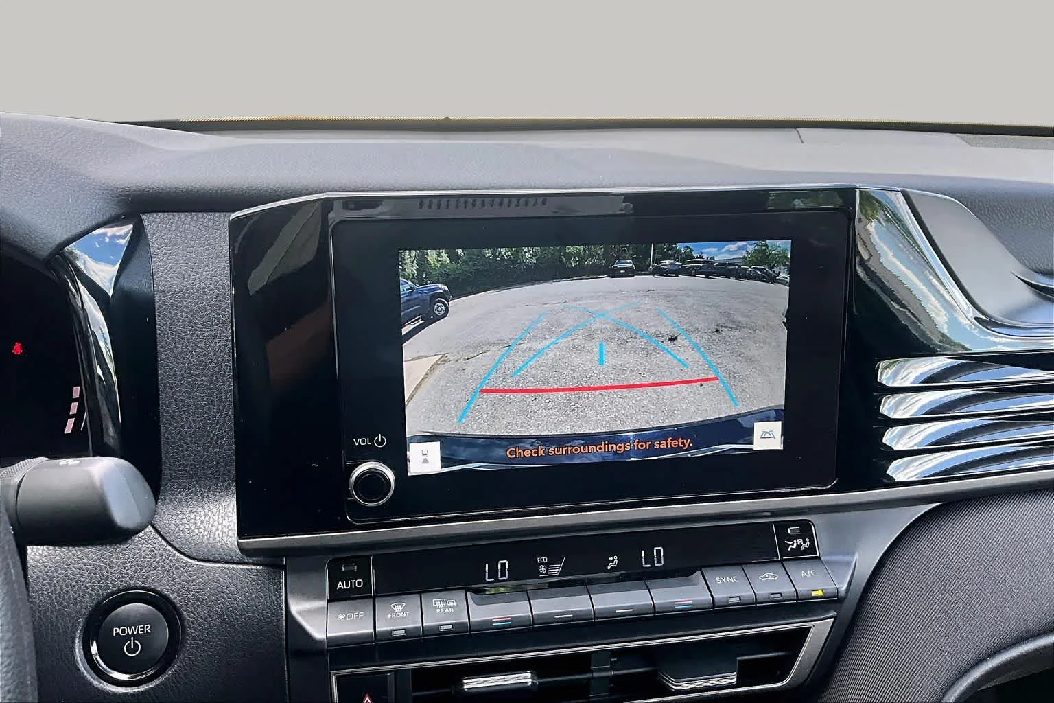 2025 Toyota Camry LE - Photo 27
