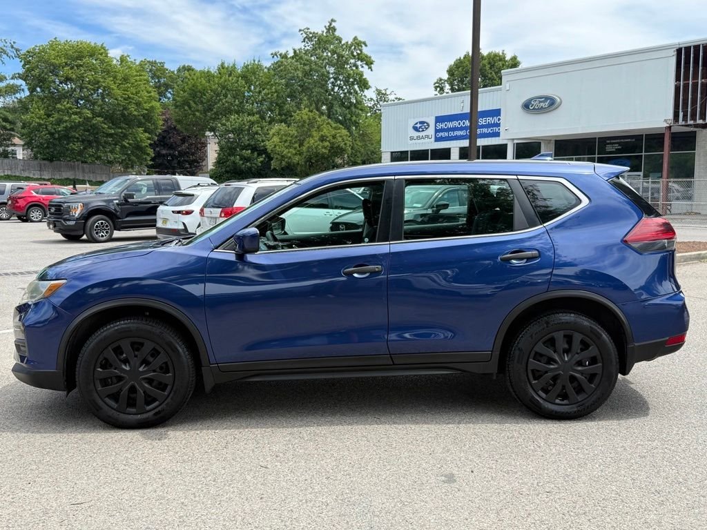 Used 2018 Blue Nissan S image 5