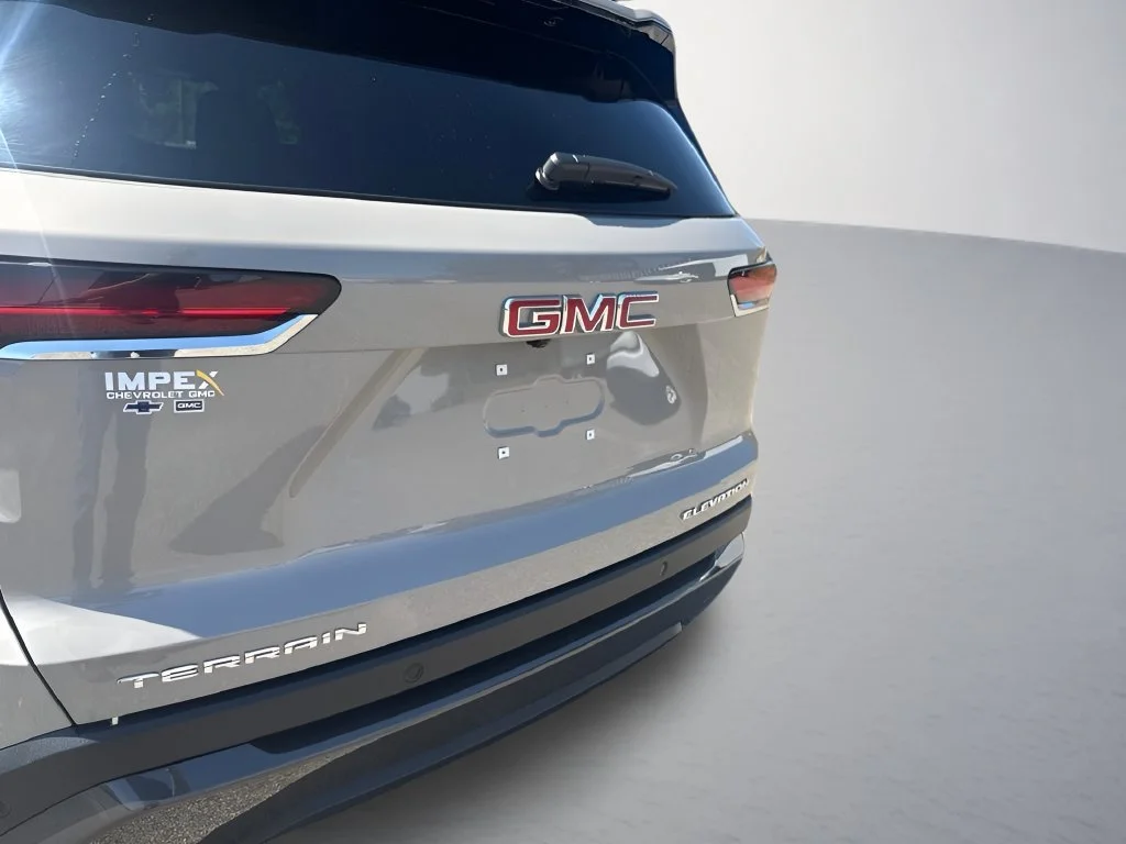 New 2027 Riverstone Metallic GMC Elevation image 32
