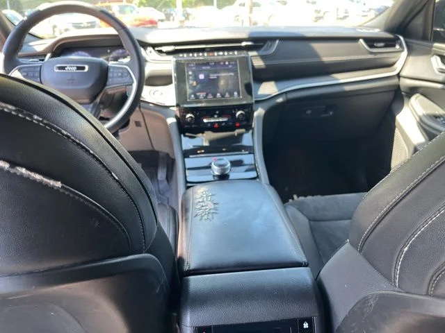 Used 2023 Black Jeep Altitude image 16