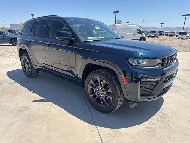 New 2026 Fathom Blue Pearl-Coat Exterior Paint Jeep Limited Reserve image 6