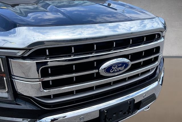 Used 2022 Black Ford Lariat image 26