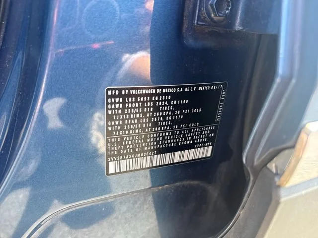 Used 2018 Blue Metallic Volkswagen SEL image 17
