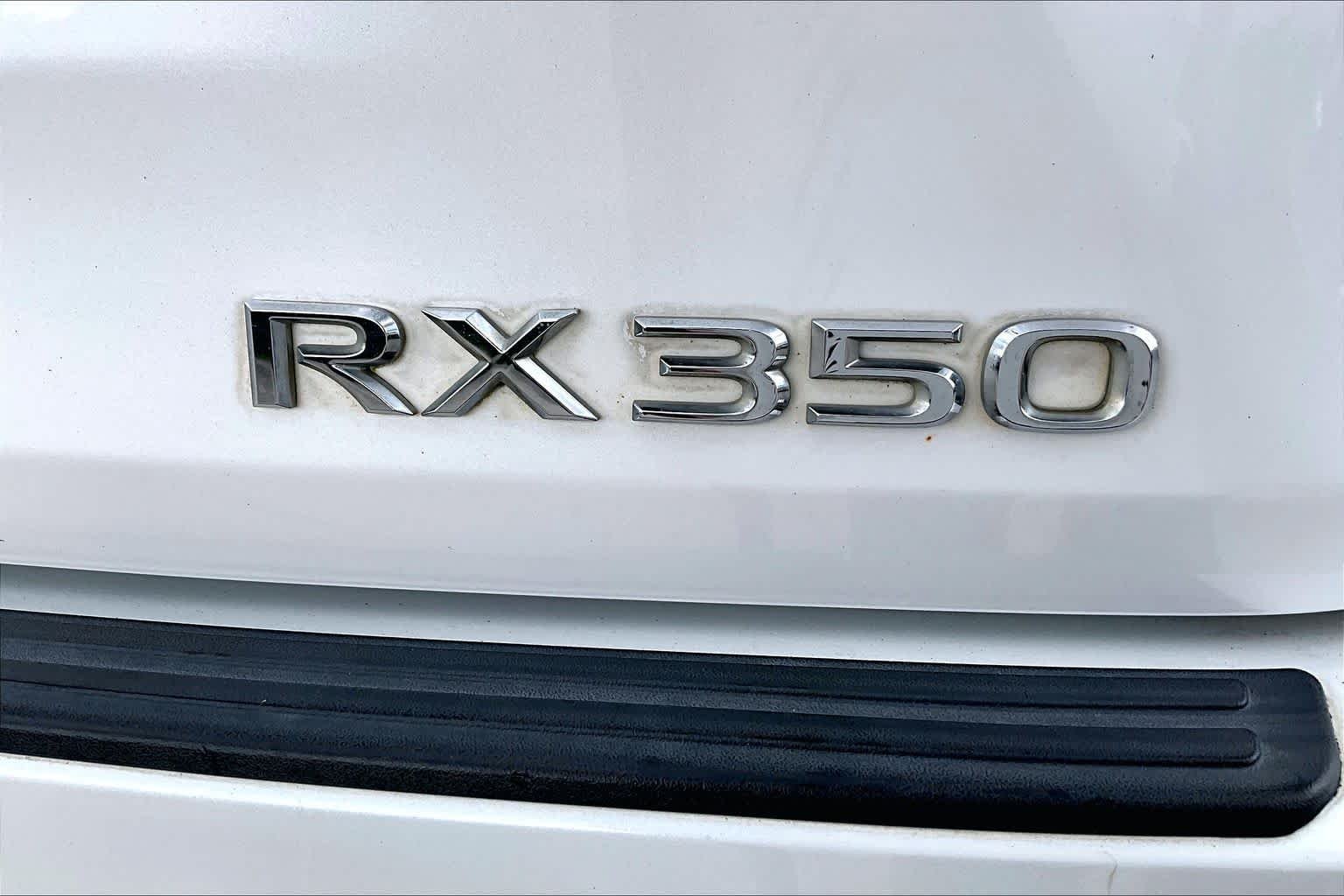 Used 2019 Eminent White Pearl Lexus  image 10