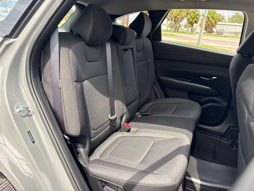 2025 Hyundai Tucson SE - Photo 14