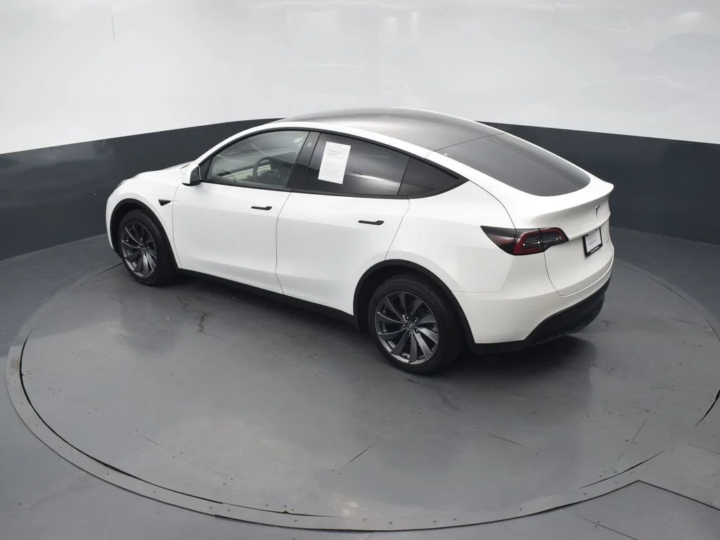 Used 2022 White Tesla Long Range image 33