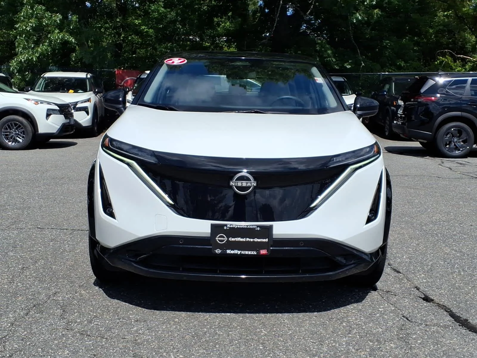 Certified Used 2024 Everest White Pearl Tricoat/Black Diamond Pearl Nissan ENGAGE+ image 2