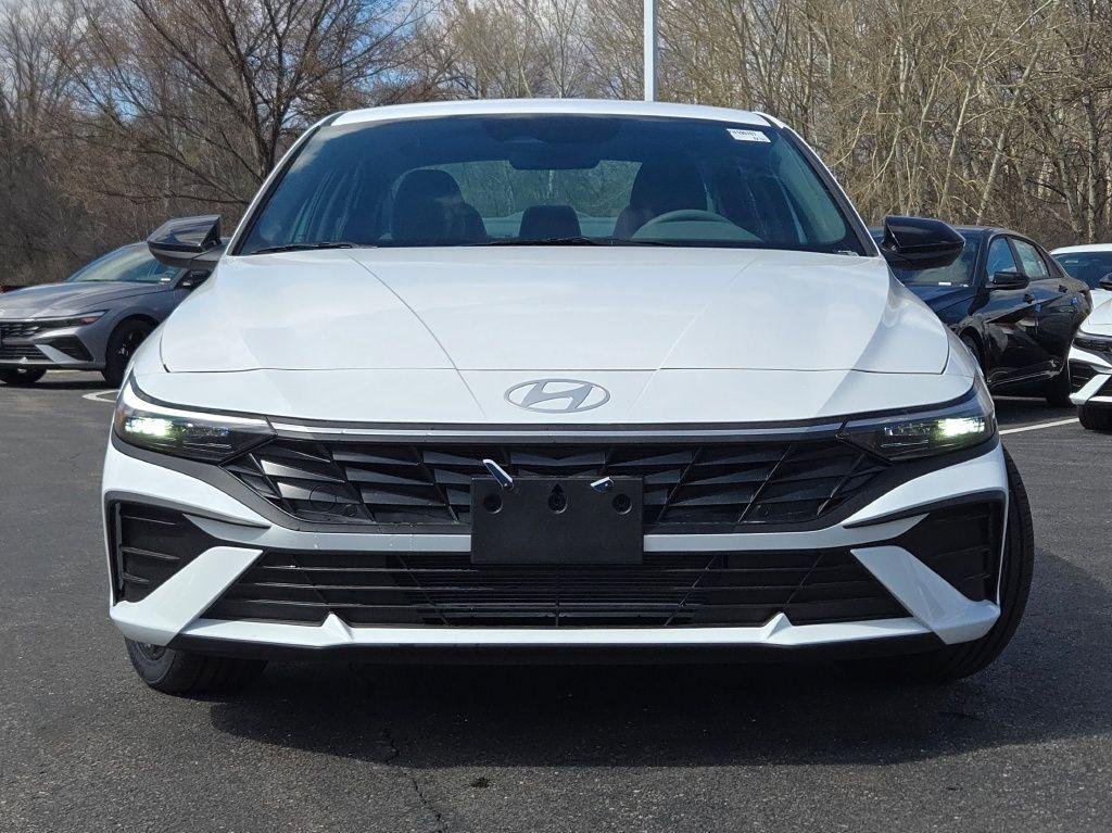 New 2026 White Hyundai SEL Sport image 4
