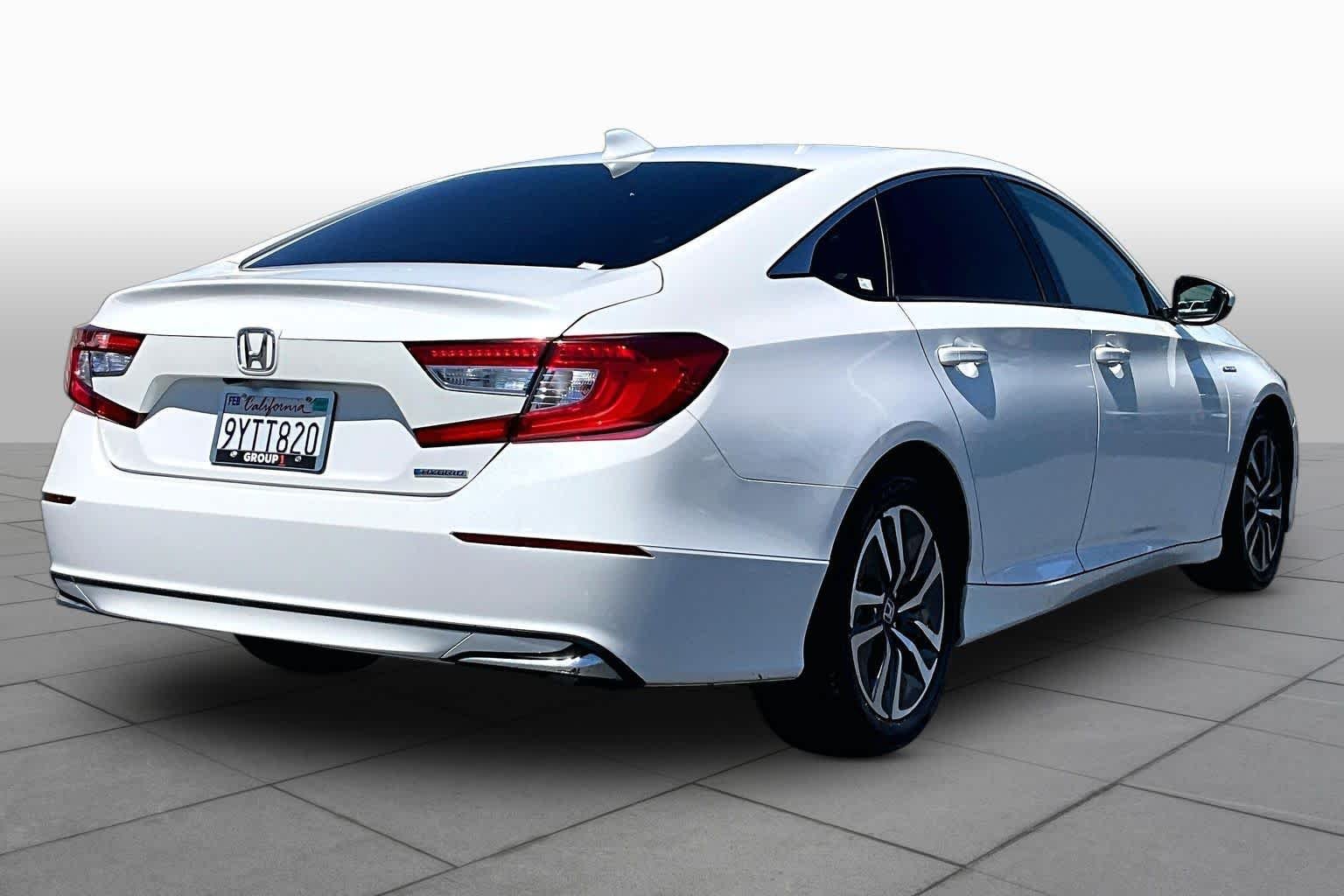 Used 2020 Platinum White Pearl Honda  image 12