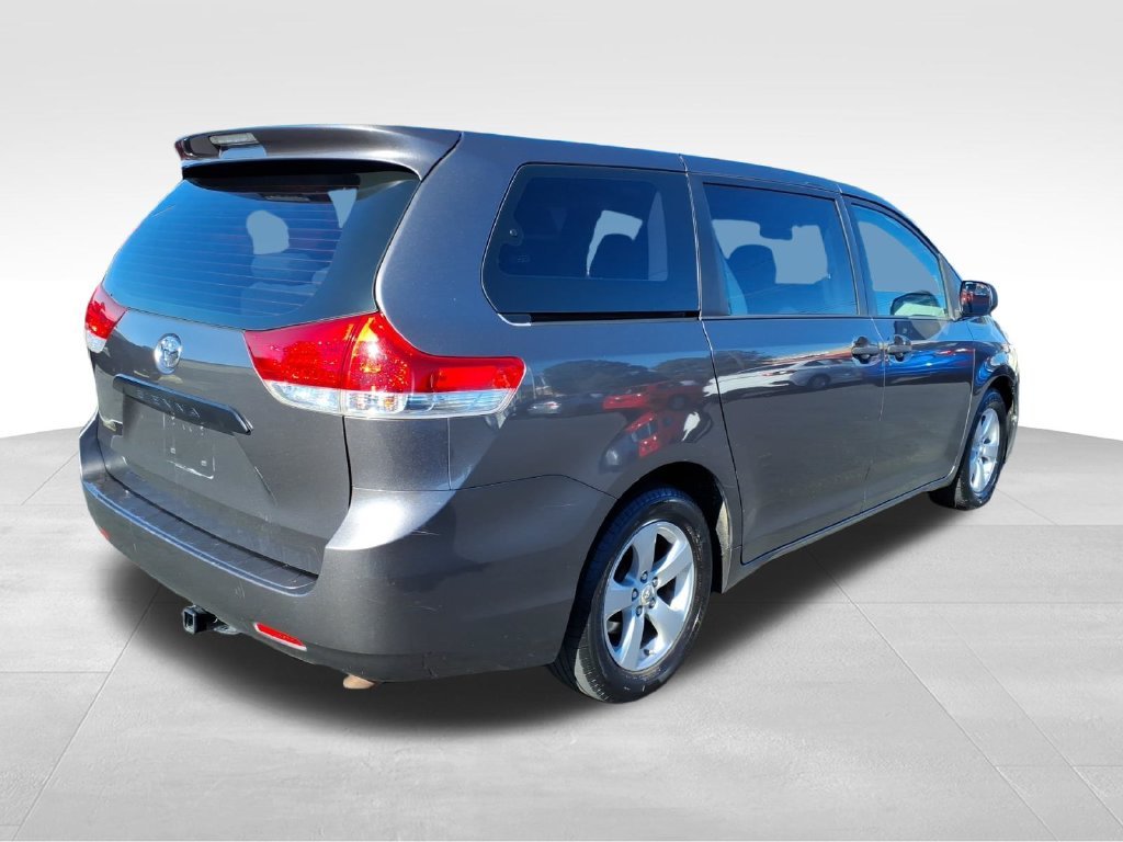 Used 2012 Predawn Gray Mica Toyota Base image 25
