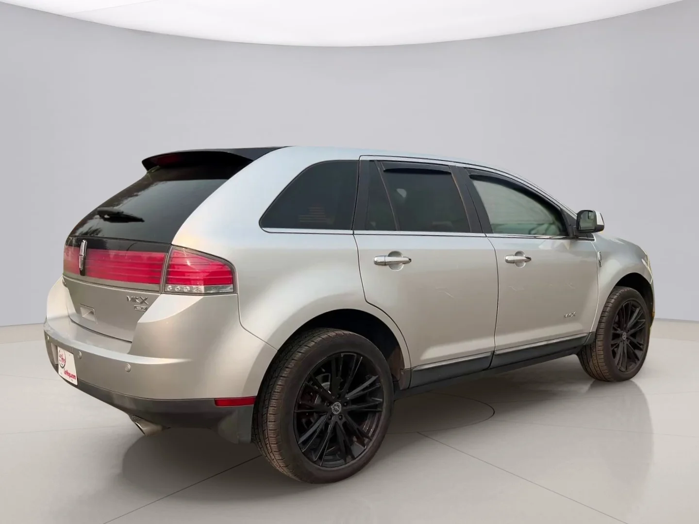 Used 2010 Silver Lincoln AWD image 5
