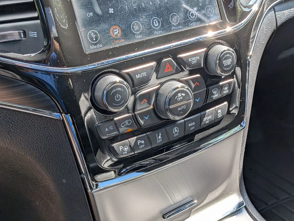Used 2021 Black Jeep Limited image 22