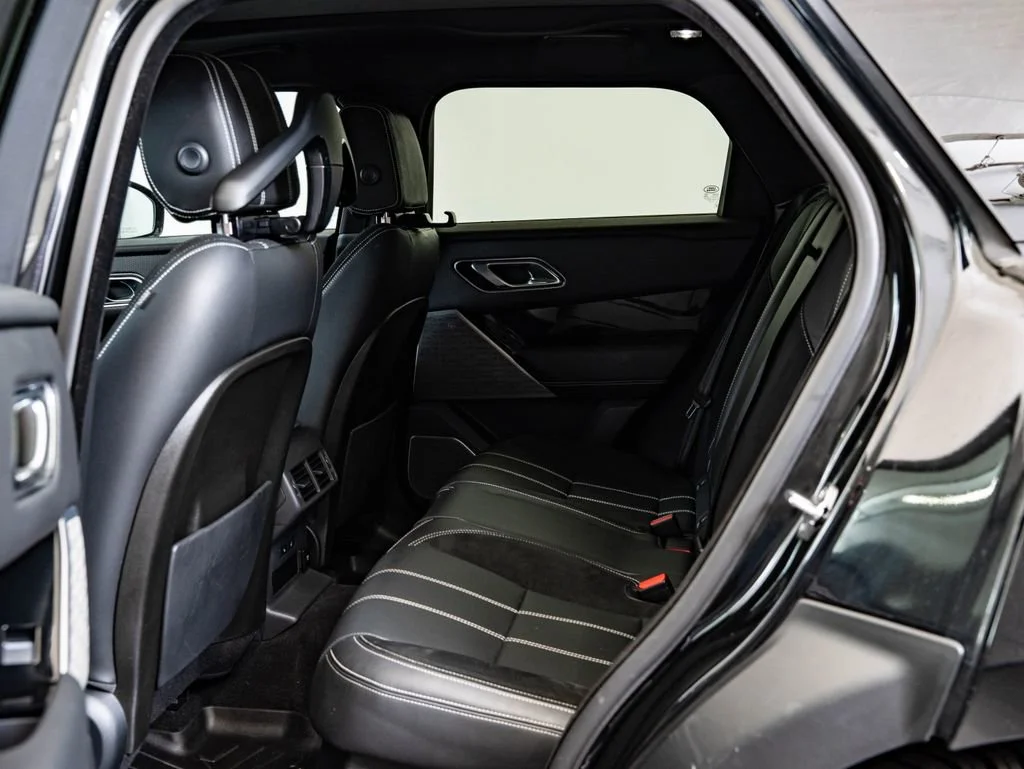 Used 2019 Santorini Black Metallic Land Rover R-Dynamic SE image 45