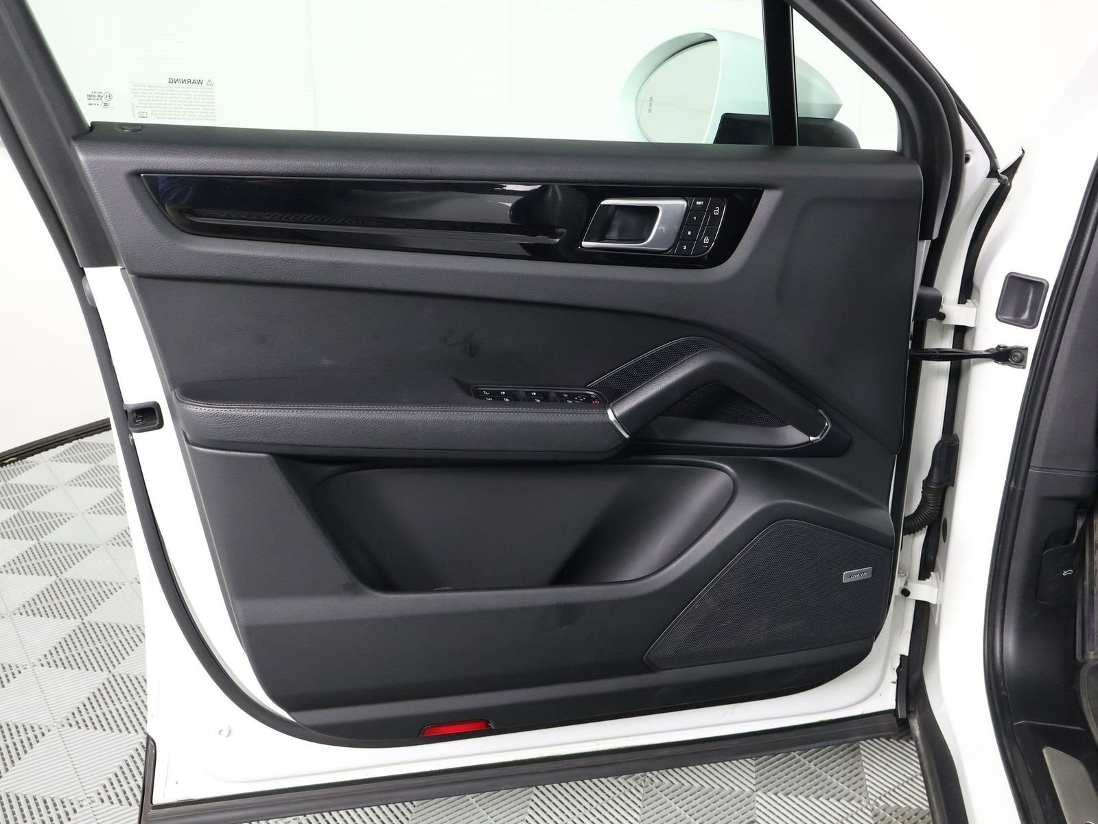 Certified Used 2022 White Porsche  image 20