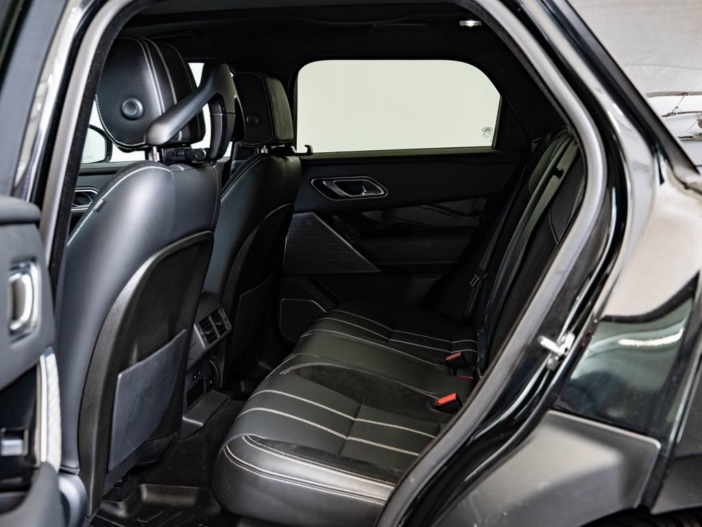 Used 2019 Santorini Black Metallic Land Rover R-Dynamic SE image 45