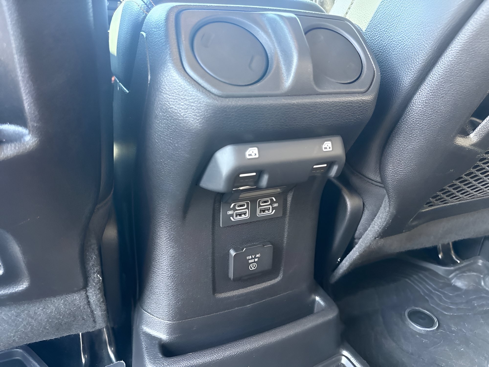 Used 2024 Anvil Clear Coat Jeep Sahara image 22