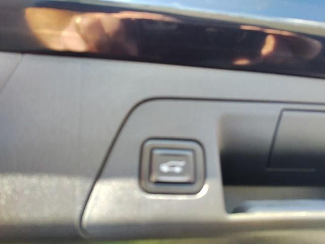 Used 2023 Black Buick Essence image 30