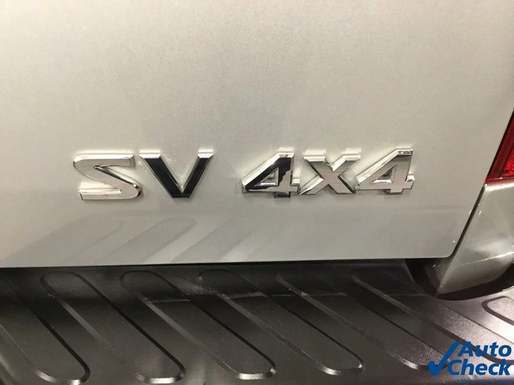 Used 2015 Silver Nissan SV image 17
