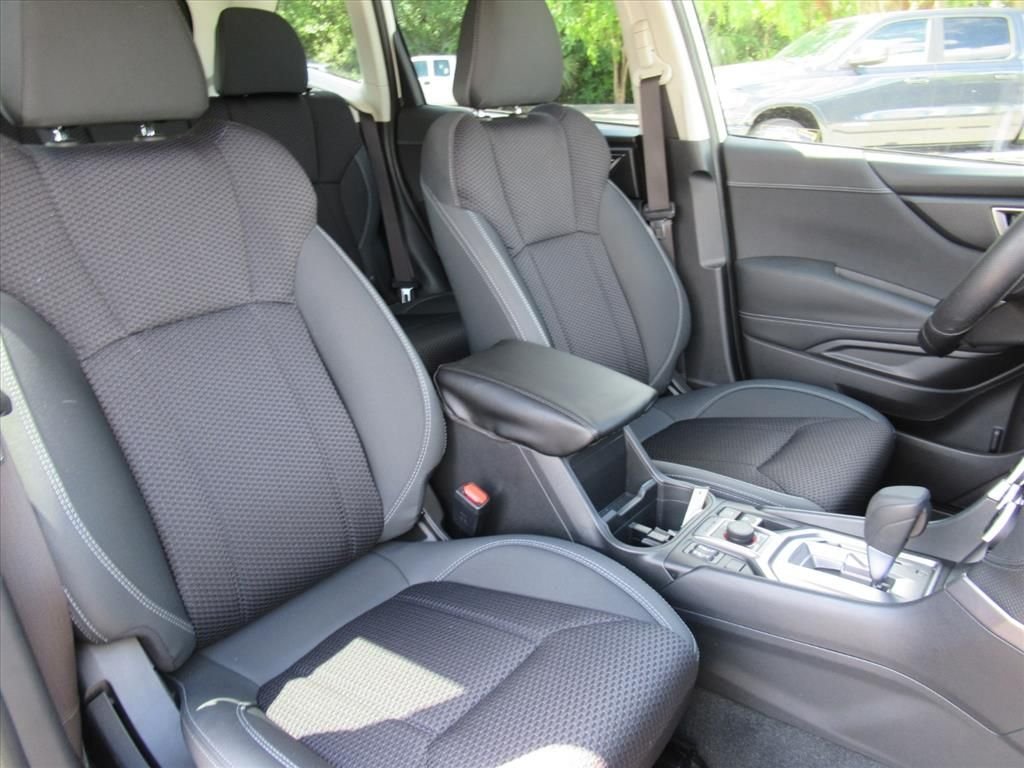 Used 2022 White Subaru Premium image 9