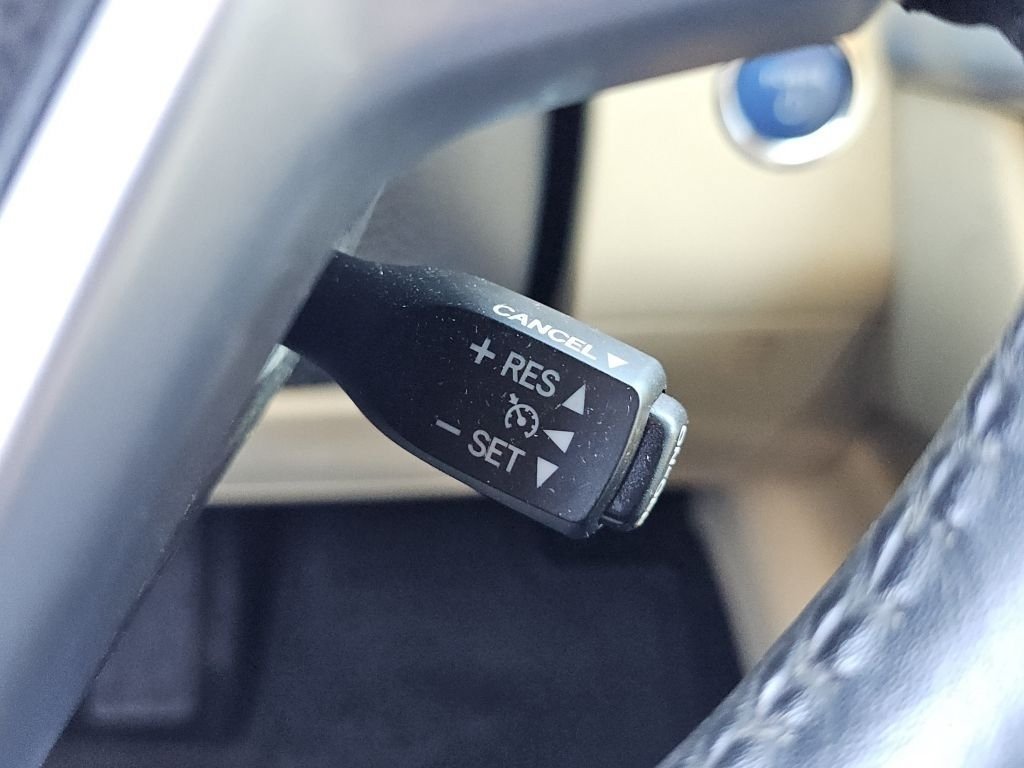 Used 2015 Mica Toyota Limited Platinum image 16