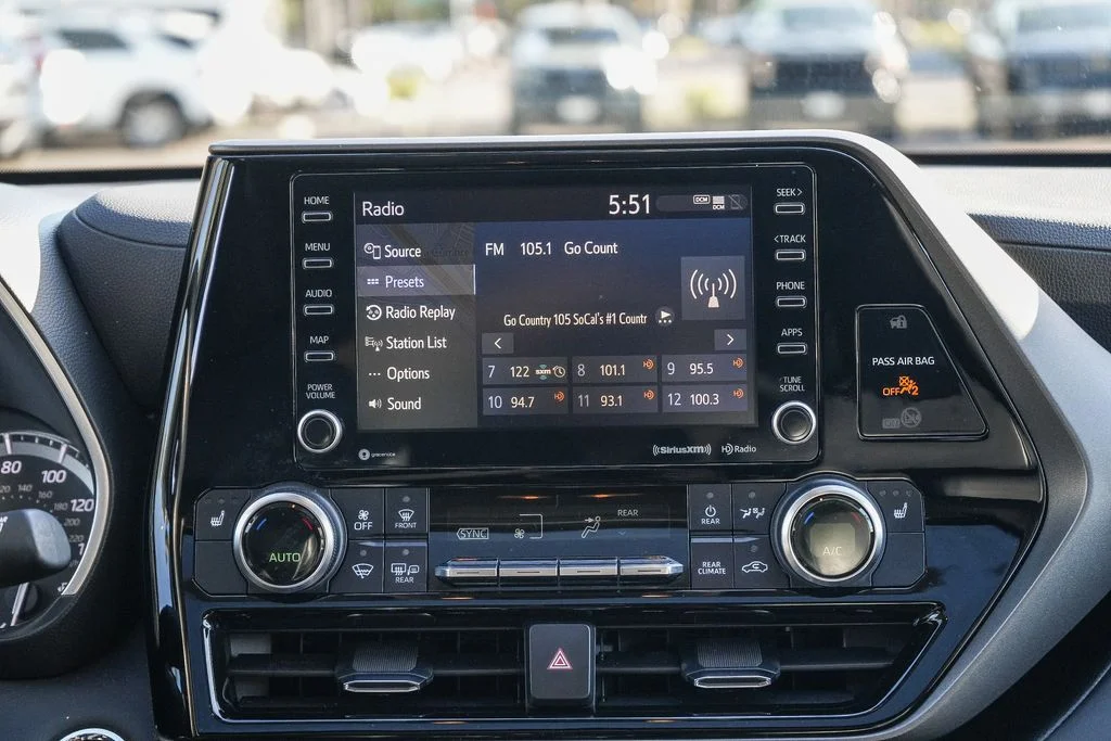 Used 2022 Beige Toyota XLE image 13
