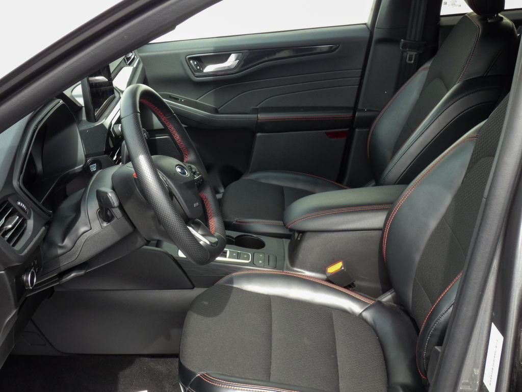 Used 2025 Gray Ford ST-Line image 7