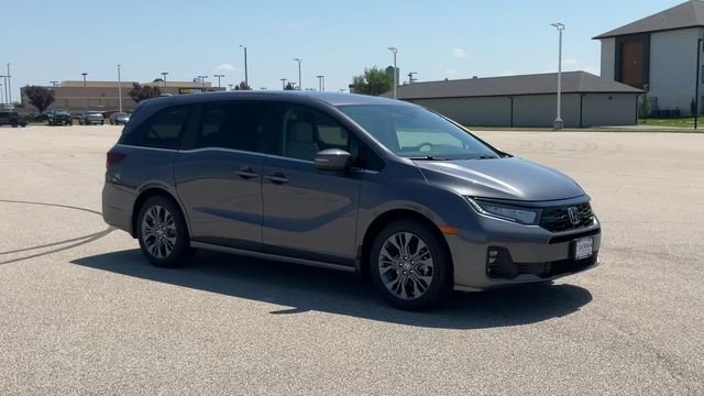 New 2026 Modern Steel Metallic Honda Touring image 2