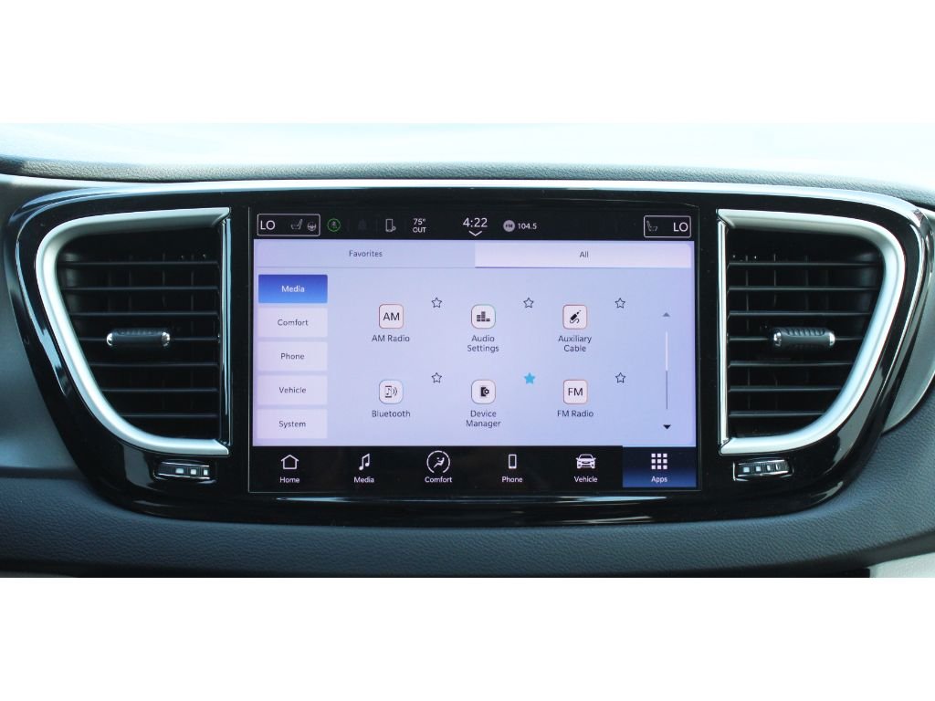 Used 2024 Silver Mist Clearcoat Chrysler Touring L image 9