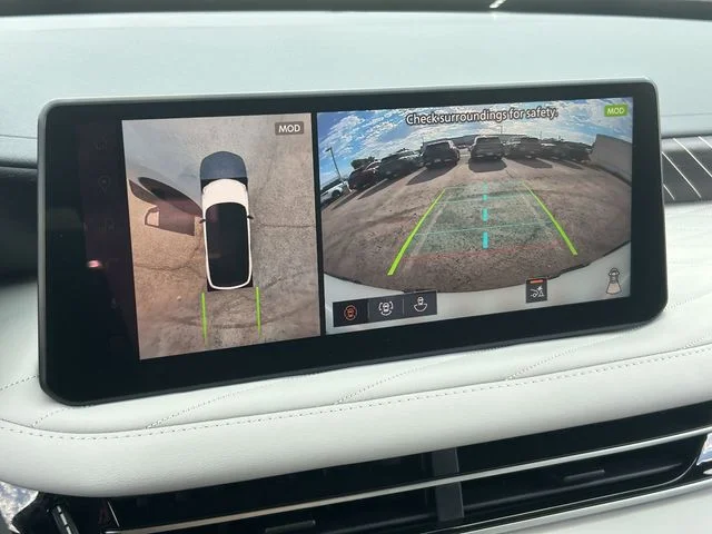 New 2027 2T RAD WHT INFINITI Autograph AWD image 29