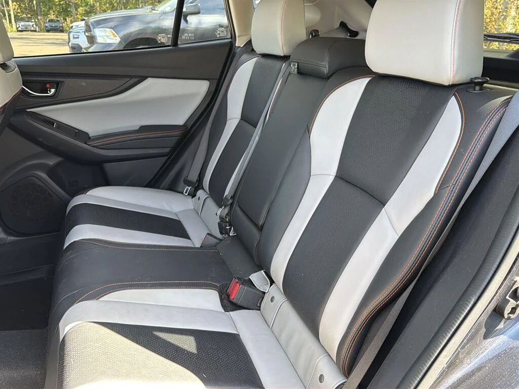 Used 2018 Dark Gray Metallic Subaru Limited image 15