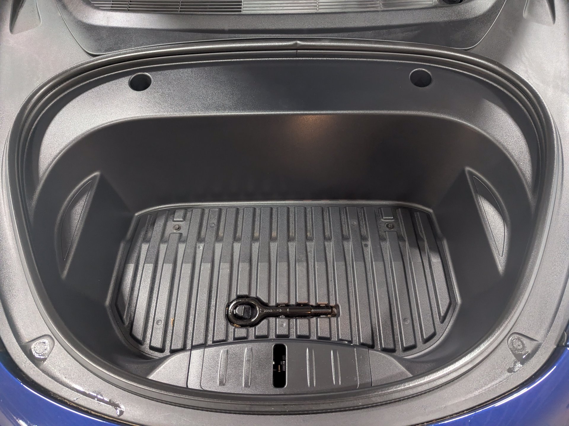 Used 2022 Blue Tesla Long Range image 3