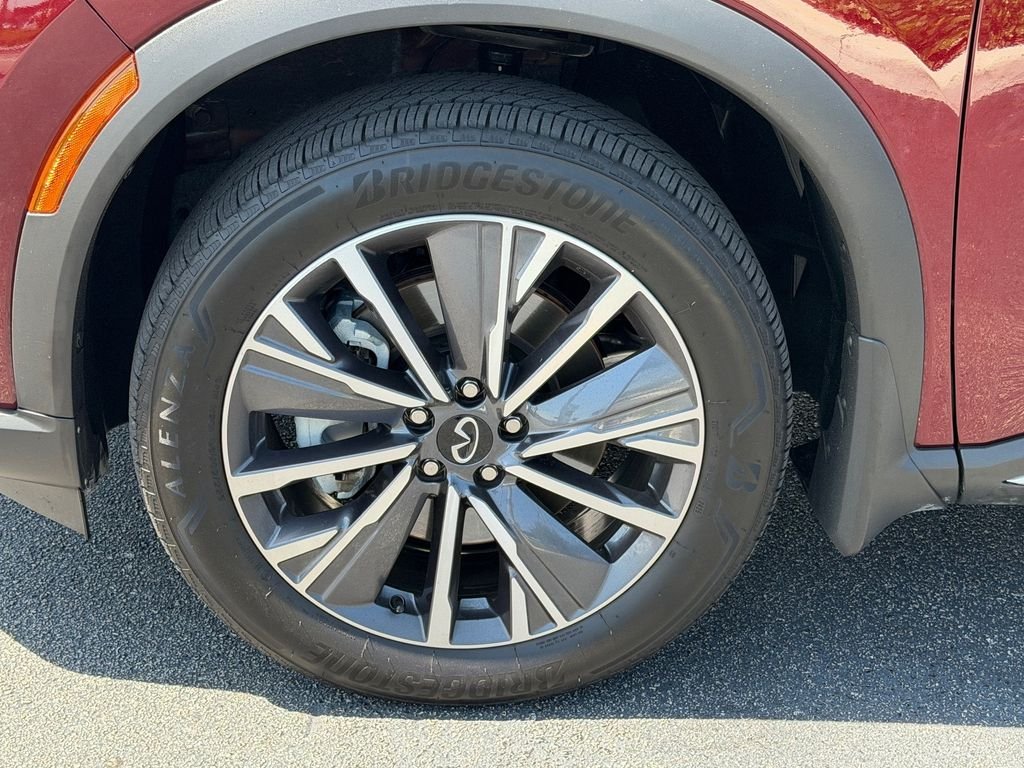 Used 2026 Red INFINITI LUXE image 11