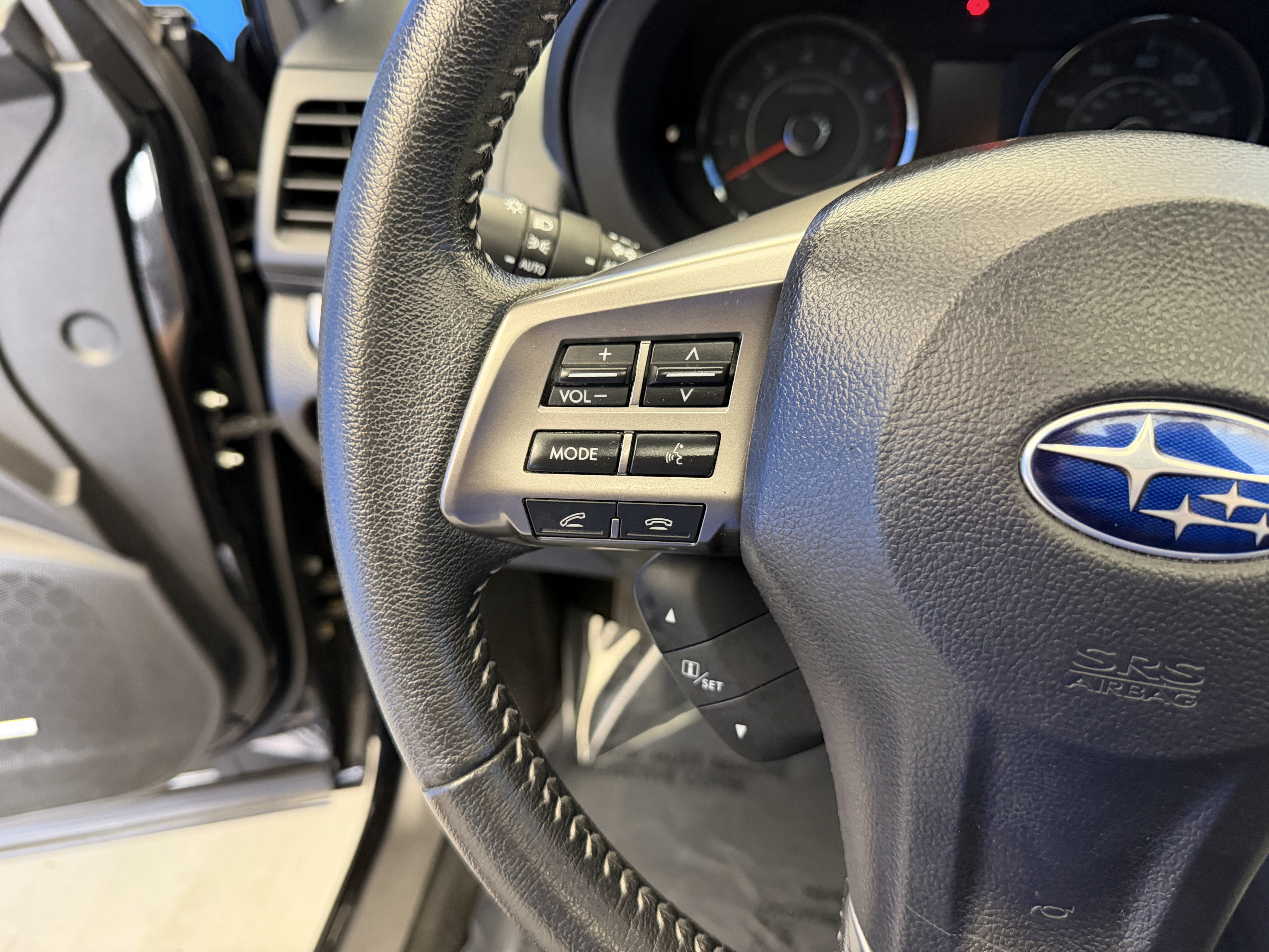 Used 2015 Crystal Black Pearl Subaru 2.5i Touring image 17