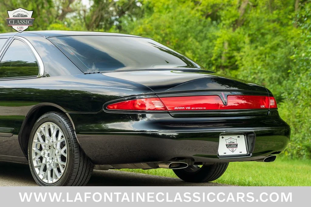 Used 1997  Lincoln LSC image 23