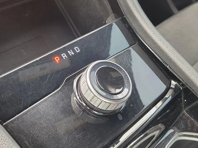 Used 2021 Black Jeep Altitude image 29