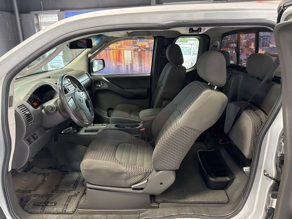 Used 2007 Silver Nissan SE image 12