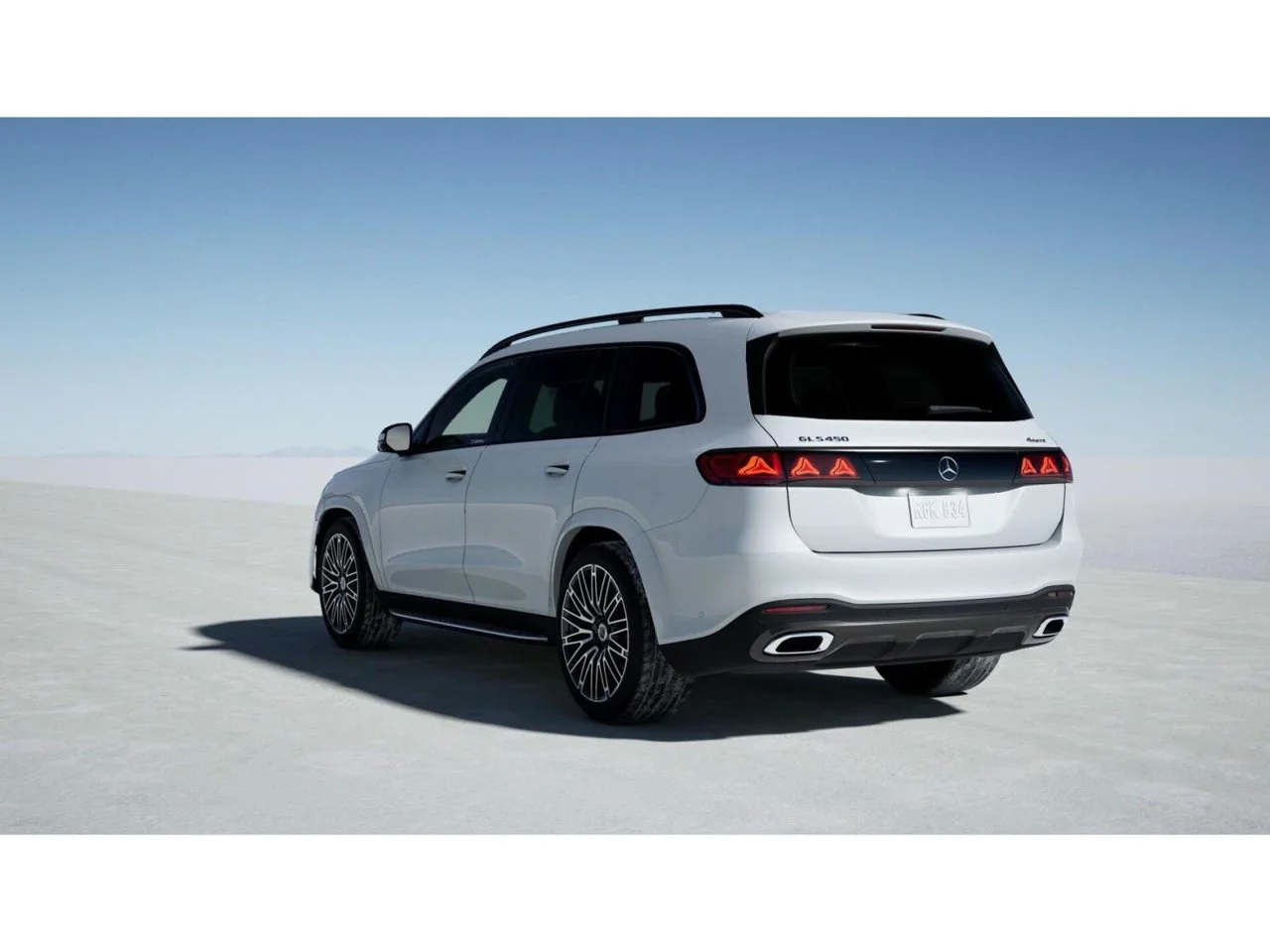 New 2027 MANUFAKTUR Moonlight White Metallic Mercedes-Benz GLS 450 image 28