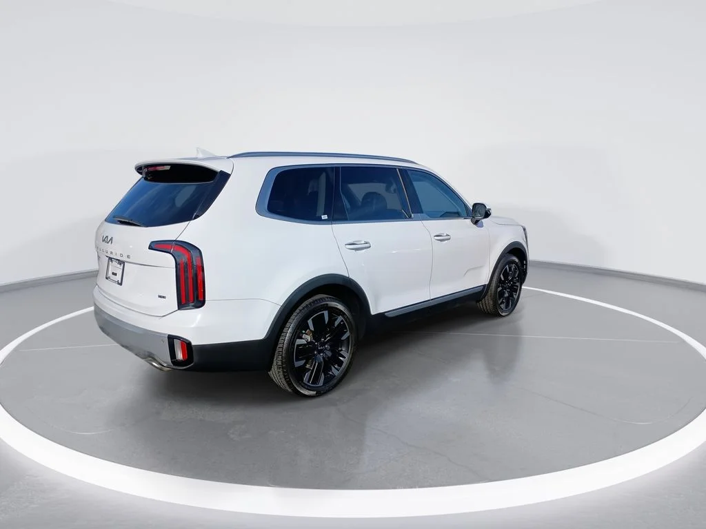 Used 2023 White Kia SX-Prestige image 8