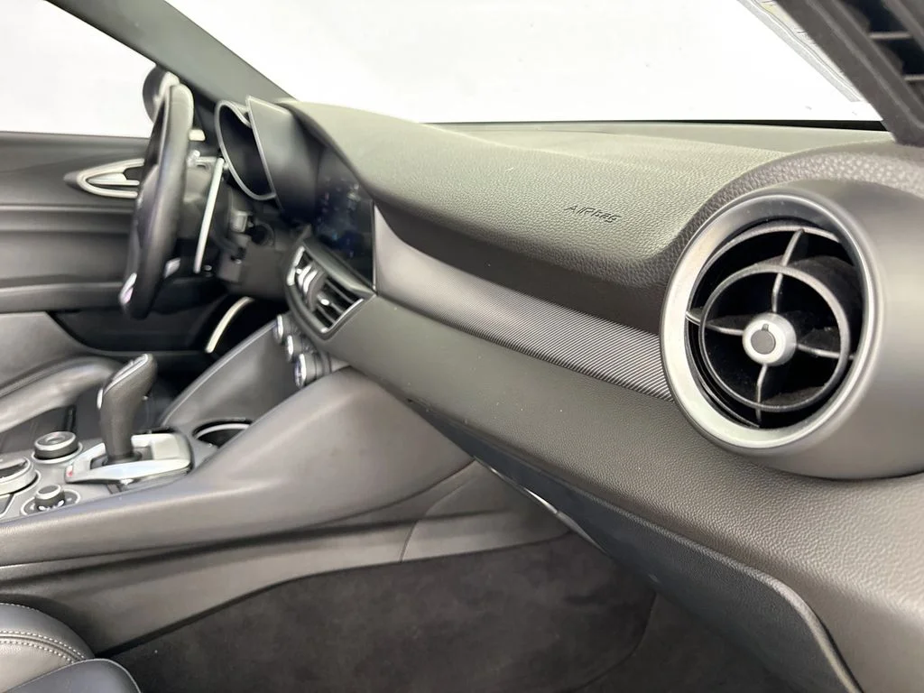 Used 2023 Gray Alfa Romeo Veloce image 27