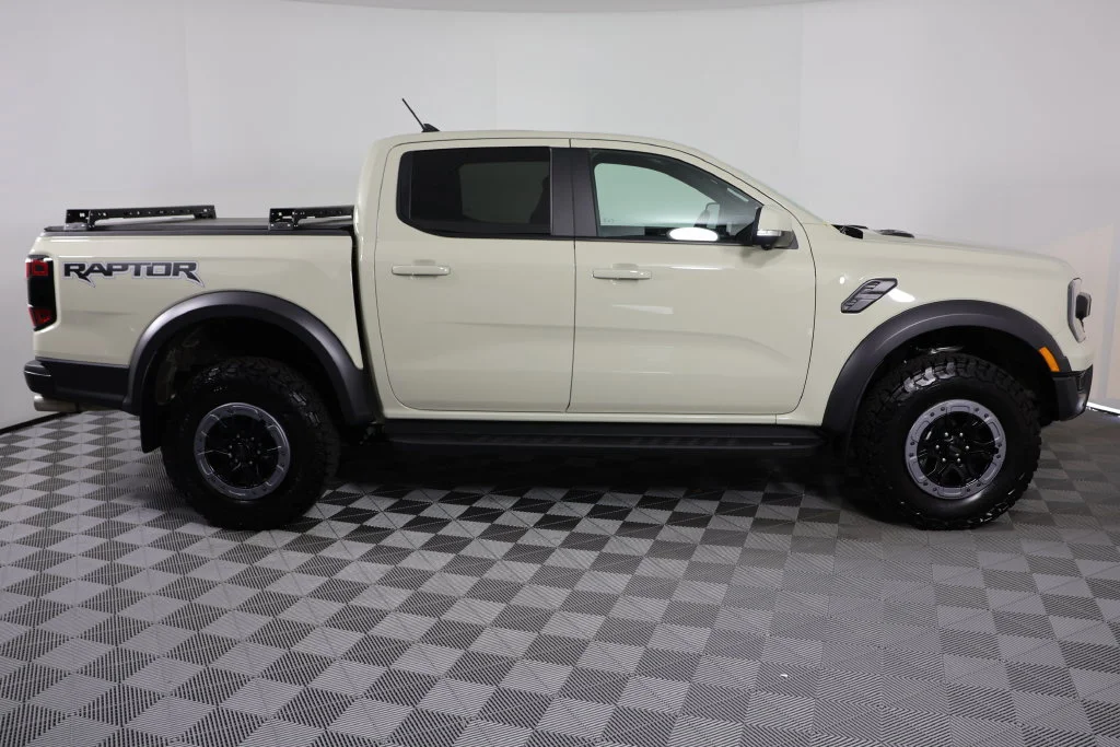Used 2025 Desert Sand Ford Raptor image 9