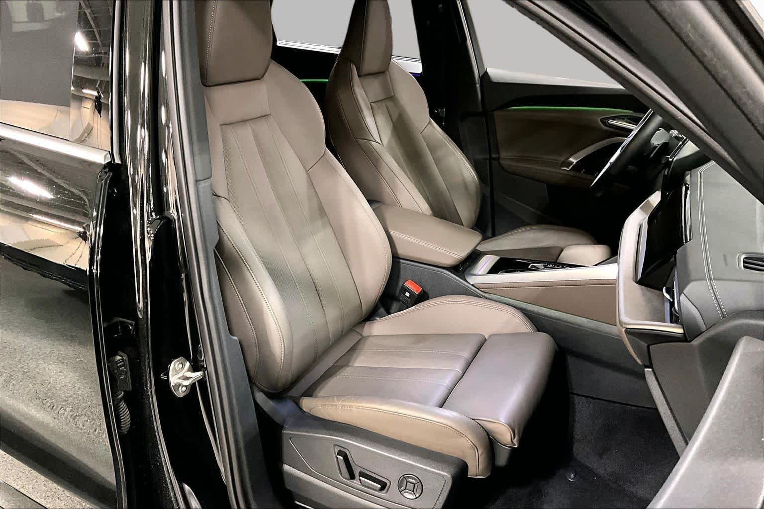 Used 2025 Mythos Black Metallic Audi Premium Plus image 9