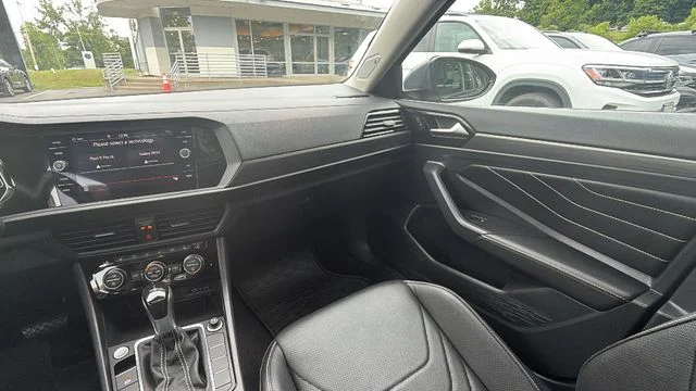 Used 2022 Gray Volkswagen 1.5T SEL image 32