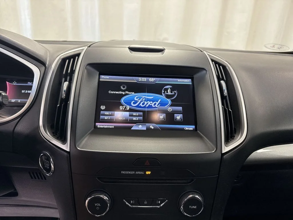 Used 2015 Magnetic Metallic Ford SEL image 18