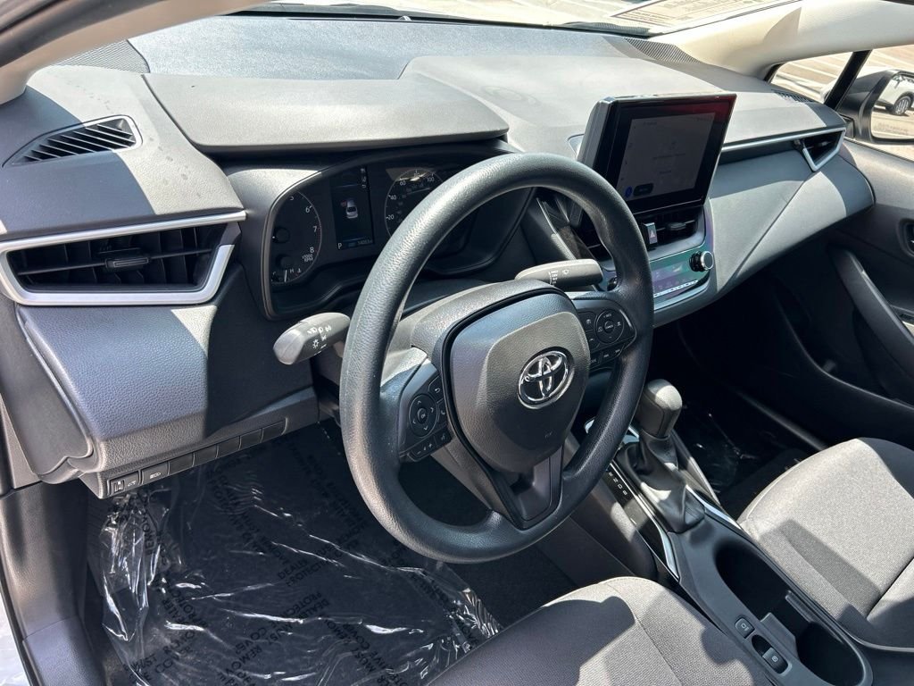 Used 2025 White Toyota LE image 21
