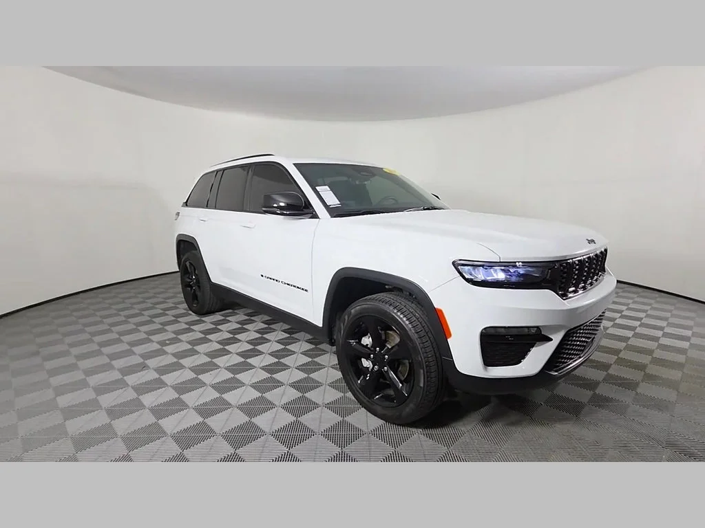 Used 2025 Bright White Clearcoat Jeep Limited image 53
