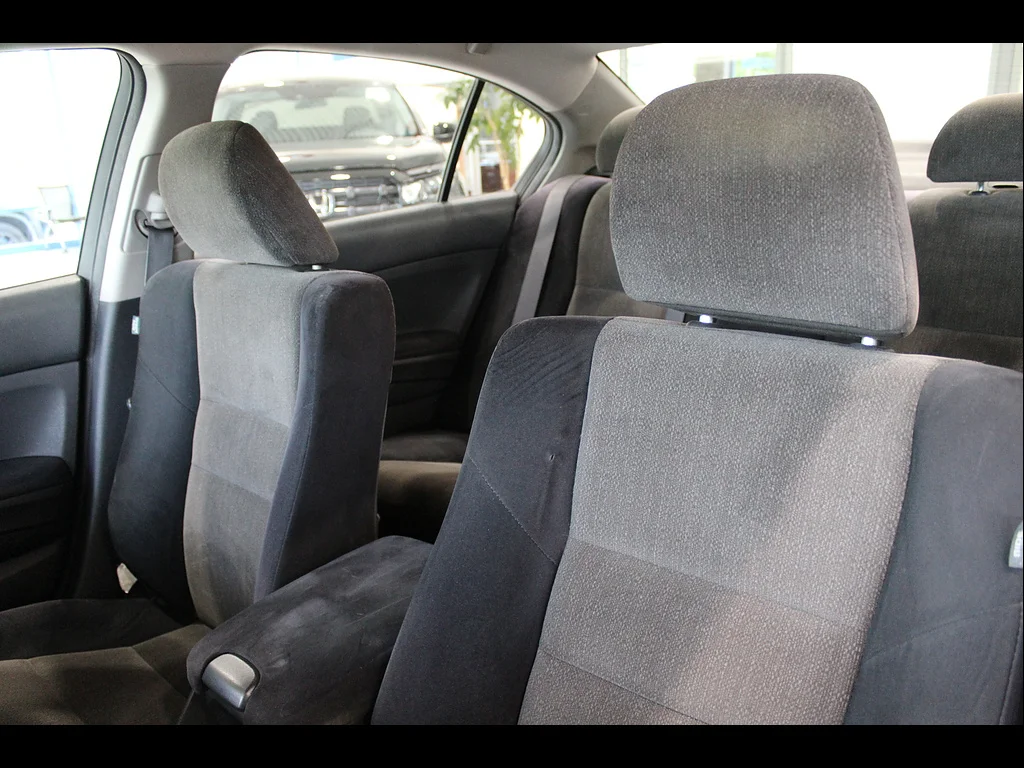 Used 2008 Alabaster Silver Metallic Honda LX image 14